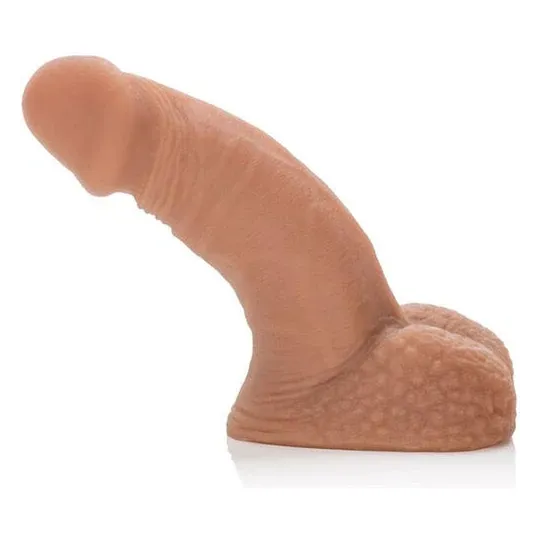 Realistischer Penis Packer braun 14,5 cm Calexotics aus TPR mit strukturiertem Skrotum