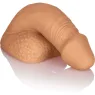 Packer in silicone morbido CalExotics colore caramello con base da imbracatura sicura per uso quotidiano discreto