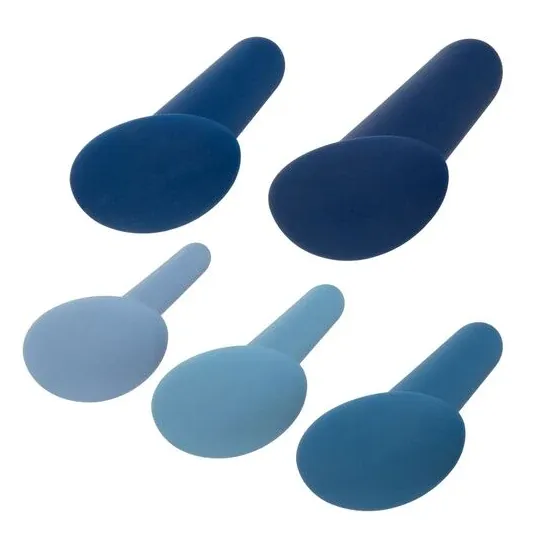 Set d'entraînement anal progressif Calexotics 5 pièces en silicone lisse, tailles croissantes pour découverte anale progressive.