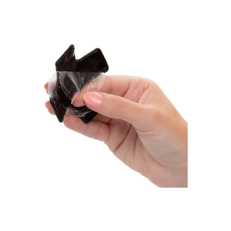 Cache-tétons adhésifs noirs CalExotics Euphoria avec joints toriques et rivets métalliques, réutilisables.