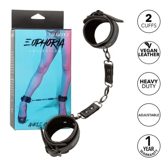 Manette per caviglie CalExotics Euphoria regolabili in pelle vegana e velluto, con anelli a D e bottoni a pressione.