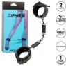 Manette per caviglie CalExotics Euphoria regolabili in pelle vegana e velluto, con anelli a D e bottoni a pressione.
