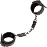 Manette per caviglie CalExotics Euphoria regolabili in pelle vegana e velluto, con anelli a D e bottoni a pressione.