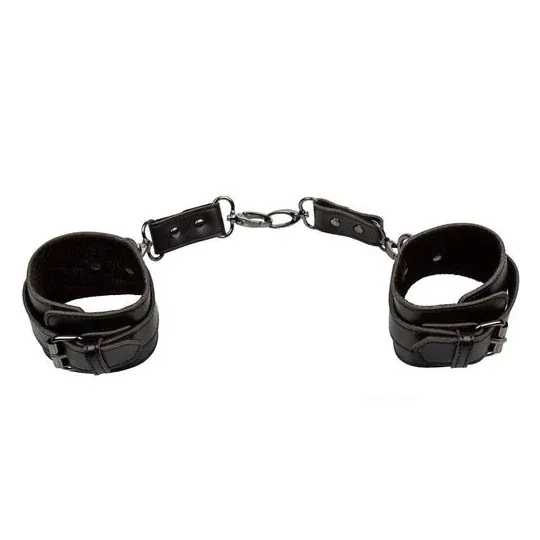 Manette per caviglie CalExotics Euphoria regolabili in pelle vegana e velluto, con anelli a D e bottoni a pressione.