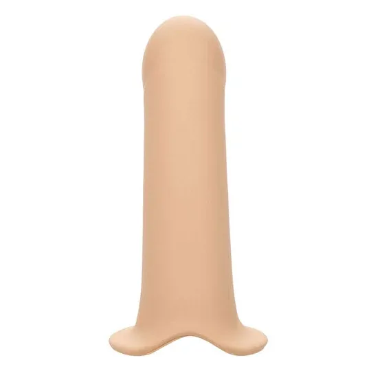 Penisextension aus Silikon 5 cm von CalExotics mit hellhautfarbenem Harness – Verlängerung für intensivere Empfindungen
