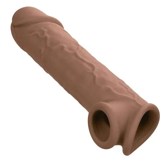 Extension pénienne réaliste CalExotics peau marron, ajout 5 cm avec sangle scrotale intégrée, silicone liquide ultra-doux.