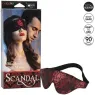 Maschera per occhi opaca CalExotics Scandal con dettagli rossi e fascia elastica larga in broccato.