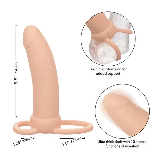 Double pénétrateur épais Calexotics Maxx Thick couleur chair avec 10 vibrations et anneau scrotal intégré