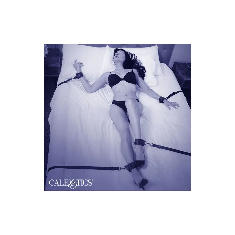 Calexotics cintura regolabile in pelle nera per letto con 4 polsini