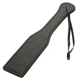 Paddle en cuir noir CALEXOTICS avec double couture renforcée et sangle de contrôle incluse