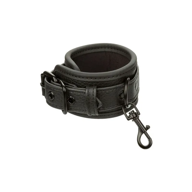 Poignets en cuir réglables noirs CALEXOTICS, accessoire BDSM ajustable avec boucle sécurisée.