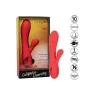 Vibrador conejo caliente Calexotics Palisades Passion Rouge vista frontal, eje perfilado de silicona roja." }, { "image": 2, "fr