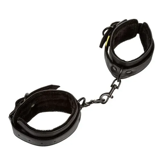 Vue d'ensemble des poignets de contrainte rembourrés CALEXOTICS noirs avec boucles réglables.