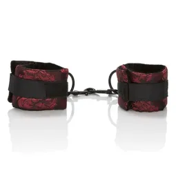 Set de esposas acolchadas CalExotics en brocado rojo y negro con cierres Velcro para muñecas o tobillos
