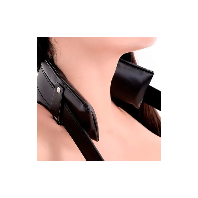 Limiteur de jambes réglable en cuir synthétique noir ALIVE avec mousquetons pour pratique BDSM