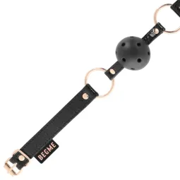 Bavaglio a palla in pelle vegana nero BEGME Black Edition con fori di ventilazione per sicurezza