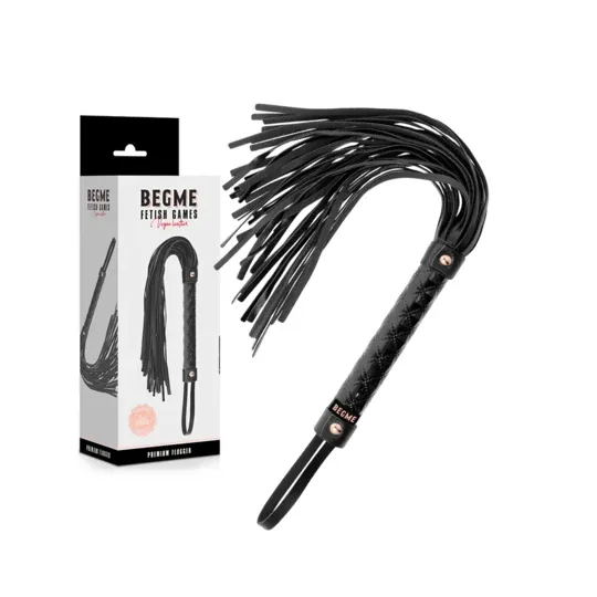 Flogger BDSM en cuir vegan noir, marque BEGME Black Edition, poignée ergonomique et lanières souples.