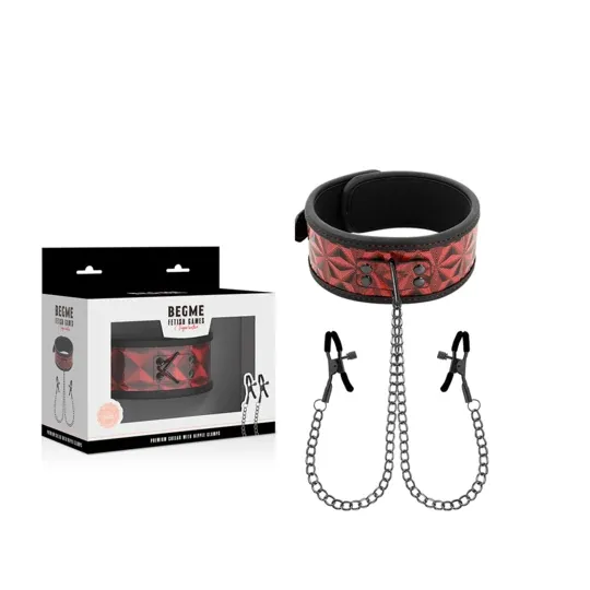 Collare bondage rosso BEGME Red Edition con pinze per capezzoli regolabili, catena argentata, rivestimento in neoprene