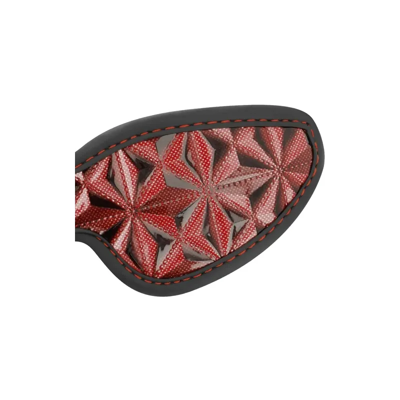 Mascherina BDSM BEGME RED EDITION in neoprene rosso regolabile, vista frontale.
