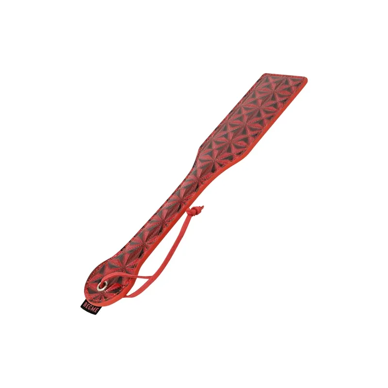 Paddle BDSM in pelle vegana rossa del marchio BEGME RED EDITION, per giochi di dominazione e sottomissione.