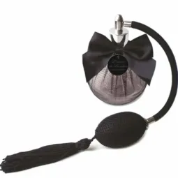 Spray perfumador Boudoir 100 ml de Bijoux Accesories of Passion, esencia con notas de rosa, jazmín y ylang-ylang.