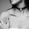 Collana choker nera regolabile in poliuretano Maze Bijoux Indiscrets, stile BDSM