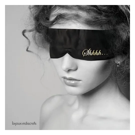 Maschera erotica in raso nero Bijoux Indiscrets, con nastro e messaggi Shhh e Ohhh, gioco di coppia.