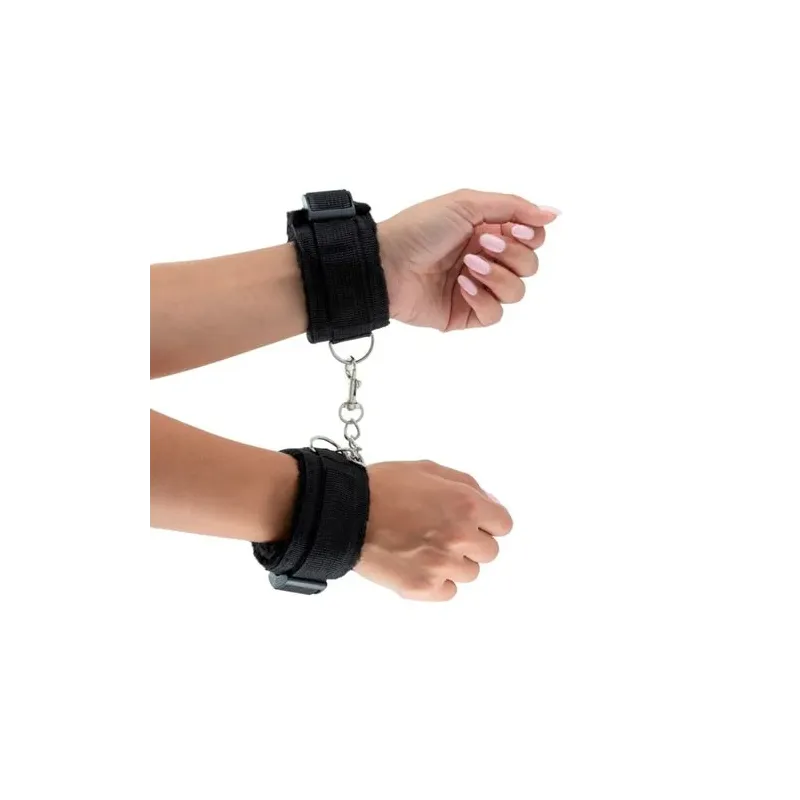 Kit BDSM 10 pezzi nero ALIVE - Set bondage con manette, frustino, bavaglio e corda shibari