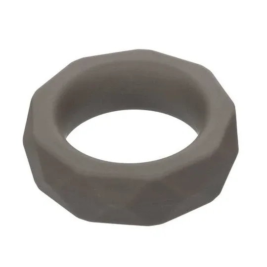 Anillo para pene CalExotics Alpha Prismatique Prolong de silicona gris, elástico e impermeable, para erecciones prolongadas.