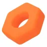 Orangener Silikon-Penisring von CalExotics, Sexagon-Form, Vorderansicht auf weißem Hintergrund