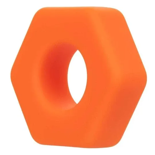 Orangener Silikon-Penisring von CalExotics, Sexagon-Form, Vorderansicht auf weißem Hintergrund
