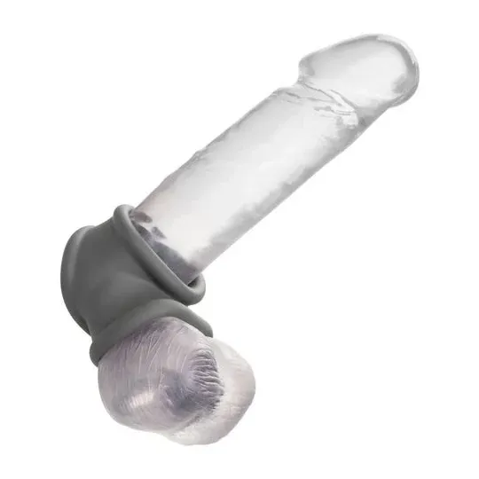Bague Alpha Precision CalExotics grise en silicone liquide, double anneau pénien et scrotum, vue d'ensemble
