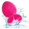 Plug anale rosa in silicone CALEXOTICS con base ventosa, tenuta sicura e texture varia per sensazioni intense.