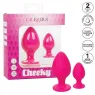 Plug anale rosa in silicone CALEXOTICS con base ventosa, tenuta sicura e texture varia per sensazioni intense.