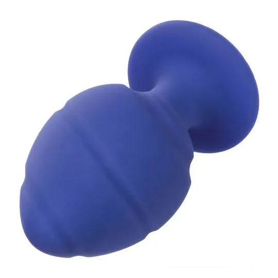 Vista frontale del plug anale Calexotics Cheeky viola, silicone morbido con base a ventosa.