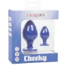 Vue de face du plug anal Calexotics Cheeky violet, silicone doux avec base bride ventouse.