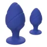 Vista frontale del plug anale Calexotics Cheeky viola, silicone morbido con base a ventosa.