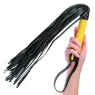 Flogger CalExotics en cuir végétalien noir avec poignée texturée et glands, accessoire BDSM pour caresses sensuelles.
