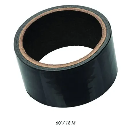Ruban de bondage auto-agrippant Calexotics Boundless noir, 18 mètres, PVC souple et réutilisable pour jeux de complicité.