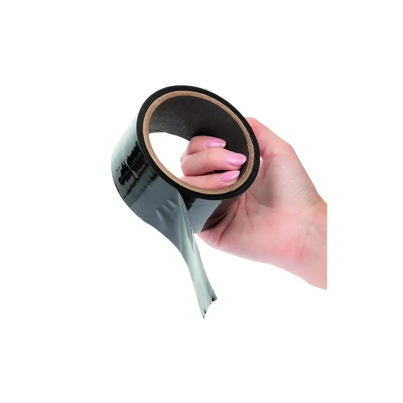 Nastro bondage autoaggrappante Calexotics Boundless nero, 18 metri, PVC morbido e riutilizzabile per giochi di complicità.