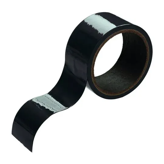 Ruban de bondage auto-agrippant Calexotics Boundless noir, 18 mètres, PVC souple et réutilisable pour jeux de complicité.