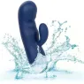 Masseur vibrant double moteur CALEXOTICS en silicone bleu, pointe incurvée pour stimulation du point G.
