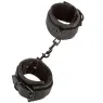 Grilletes tobillo negros de cuero vegano CALEXOTICS doble acolchado - vista general" } }, { "id_image": 9873, "alt": { "fr": "En